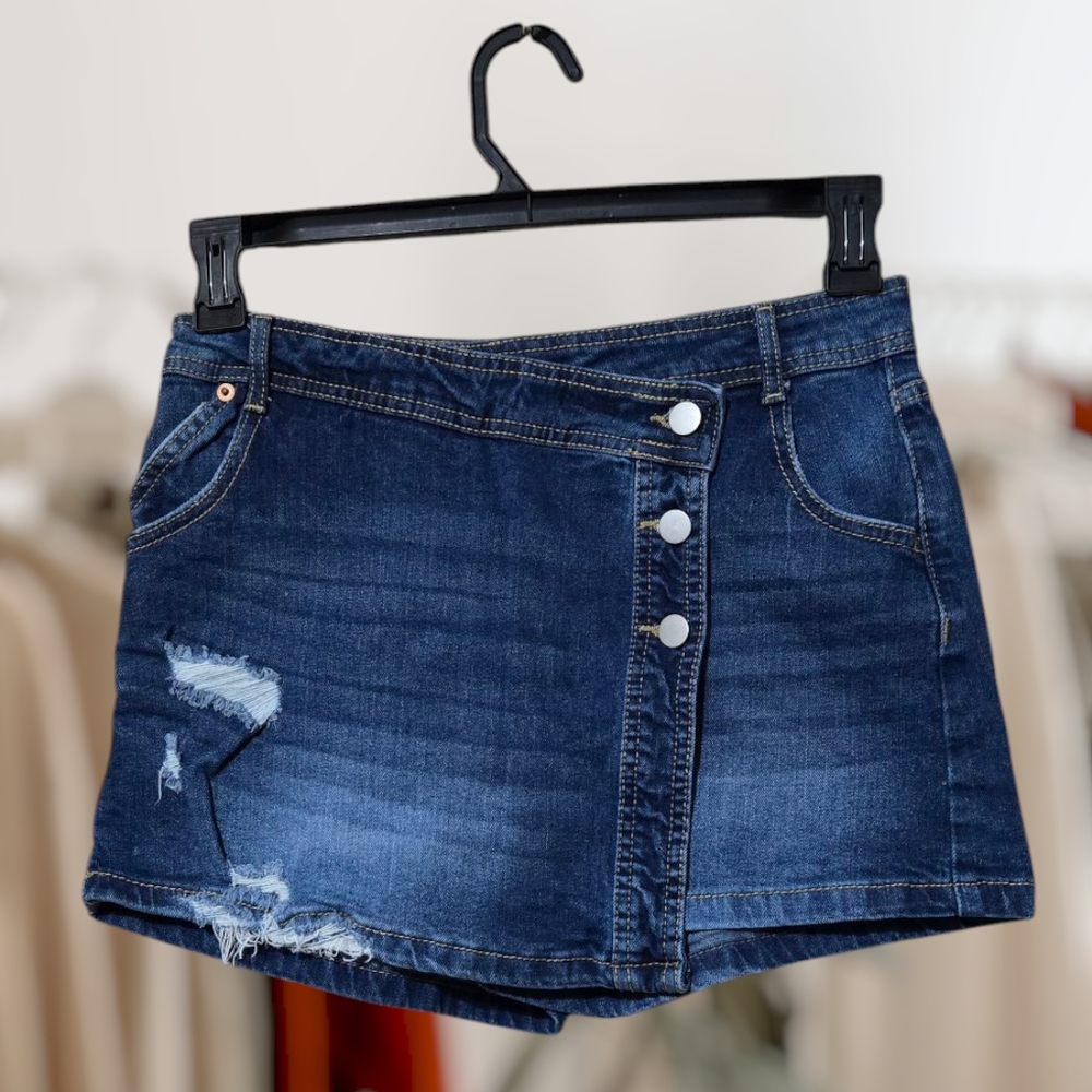 Stylish Denim Mini Skirt with Button Detail